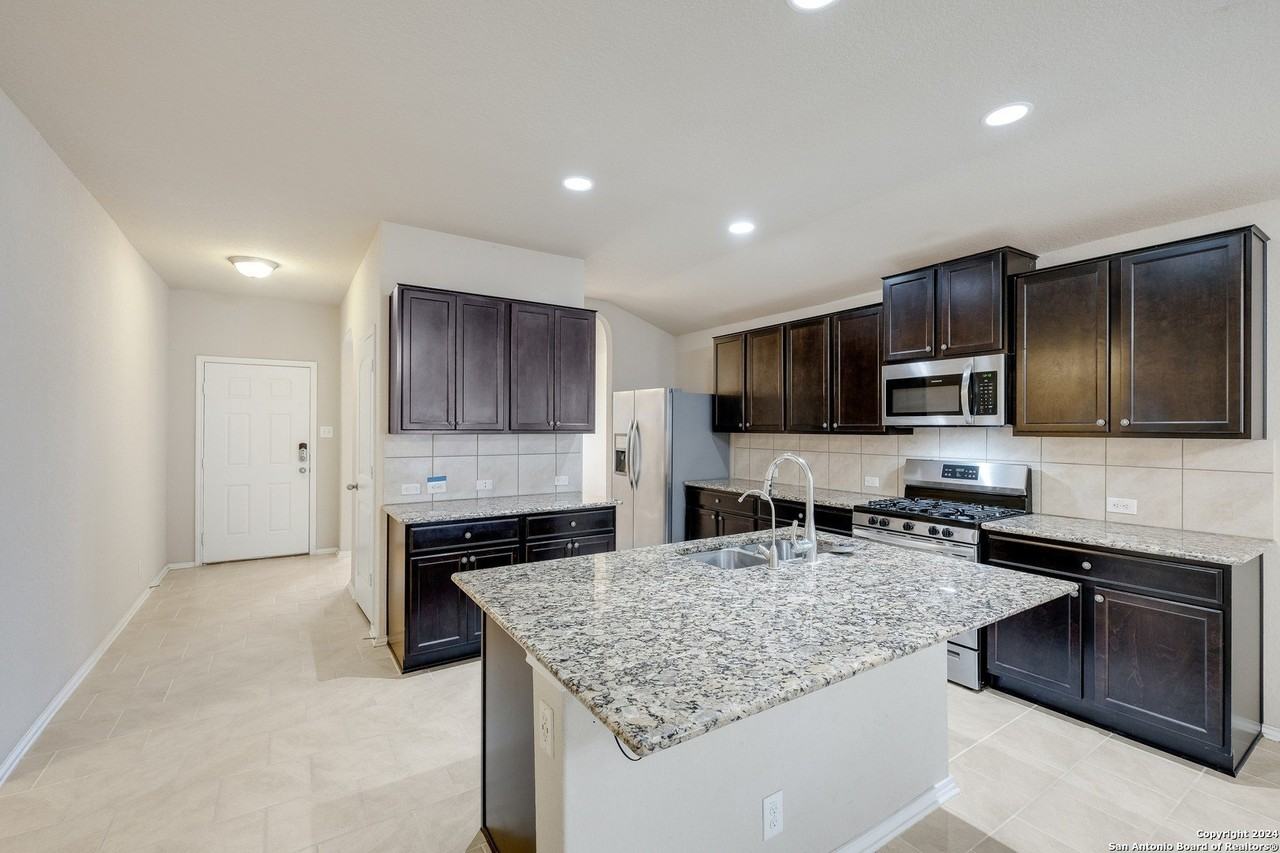 2914 Sunset Bnd - Photo 6 of 24