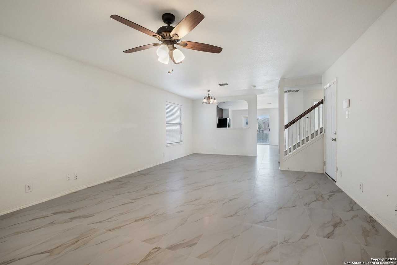 426 Reba - Photo 2 of 18