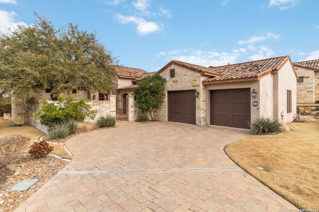 26 Di Lusso Dr - Photo 2 of 44