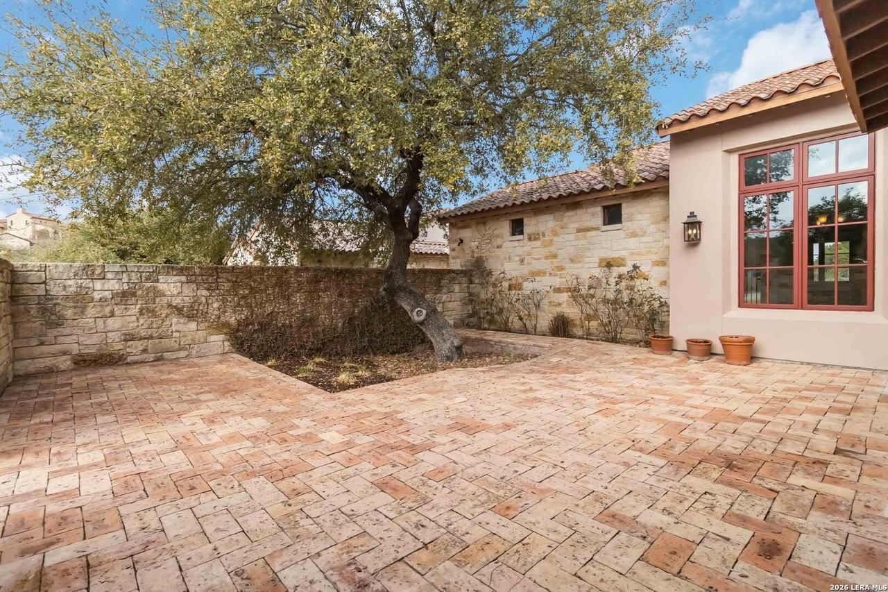 26 Di Lusso Dr - Photo 4 of 44