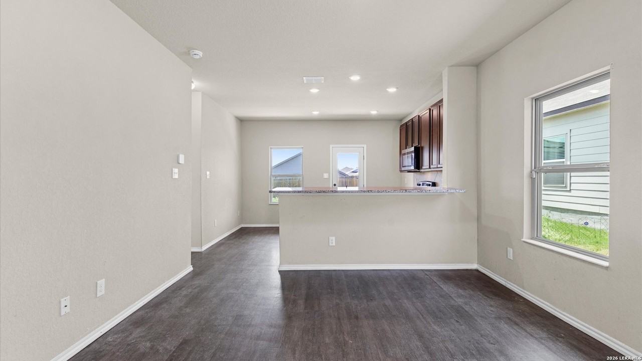 5915 Poolside Park - Photo 4 of 21