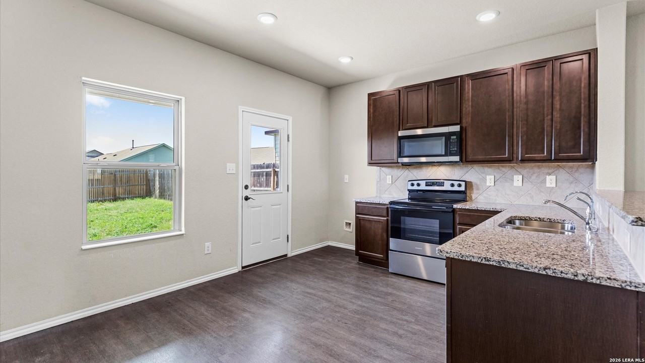 5915 Poolside Park - Photo 5 of 21