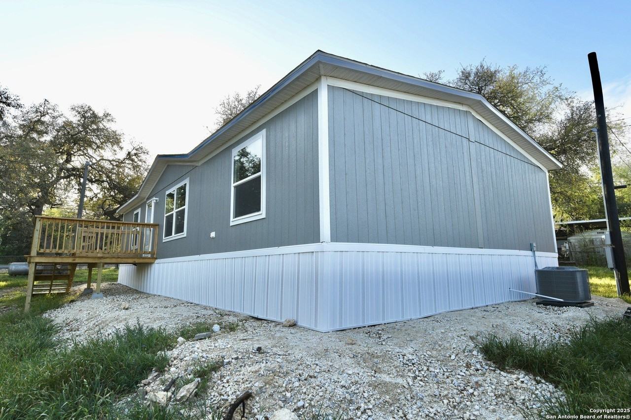909 Pine Eagle Ln - Photo 5 of 35
