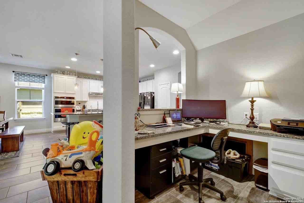 9113 Sunpool - Photo 7 of 42