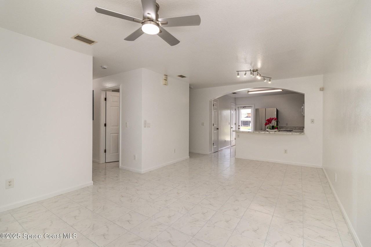 1165 Luminary Cir #102 - Photo 3 of 20