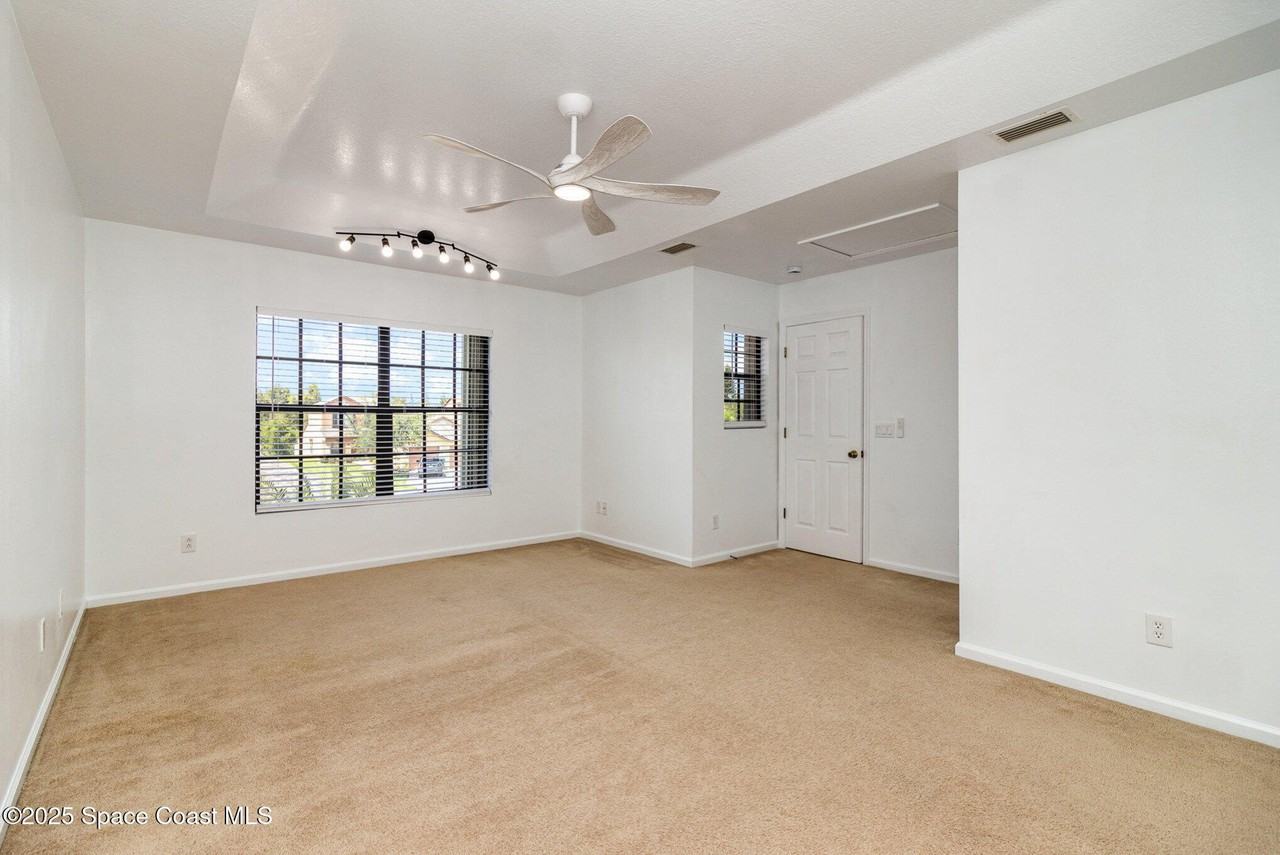 1165 Luminary Cir #102 - Photo 6 of 20
