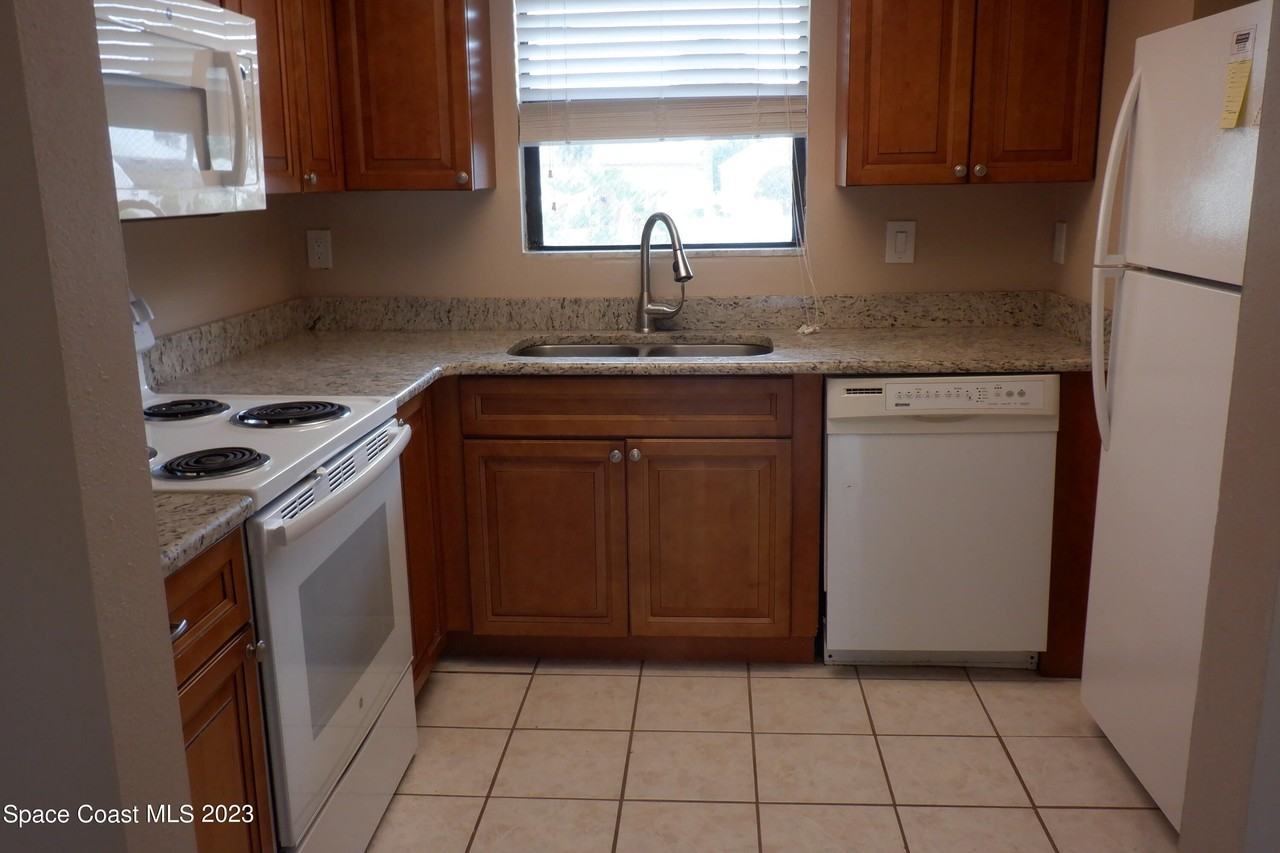 3101 Sand Trap Ln #4F - Photo 3 of 18