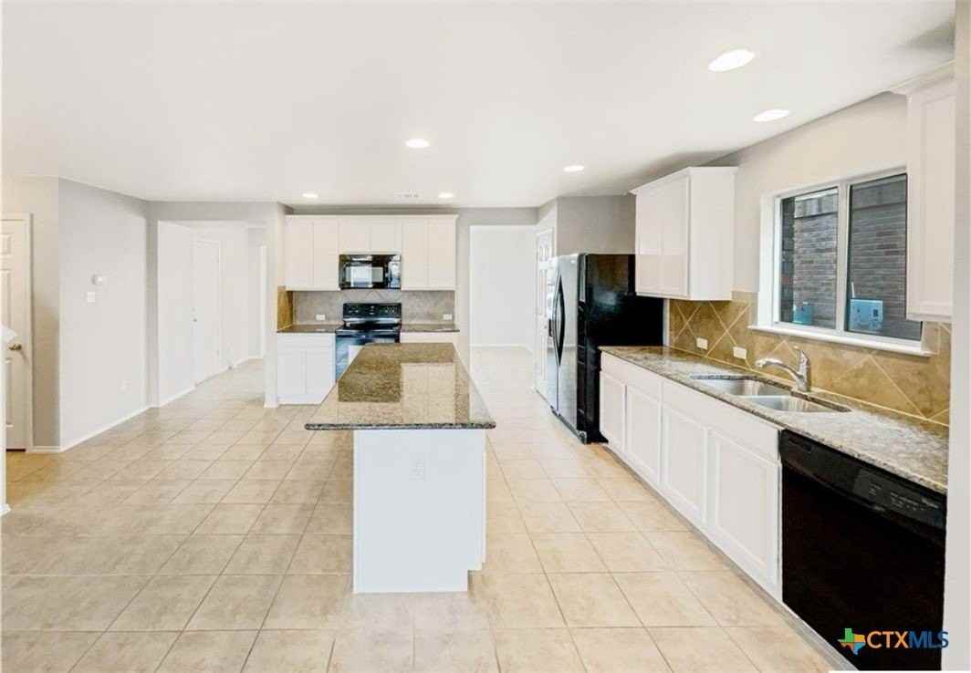 1321 Daffodil Dr - Photo 4 of 17