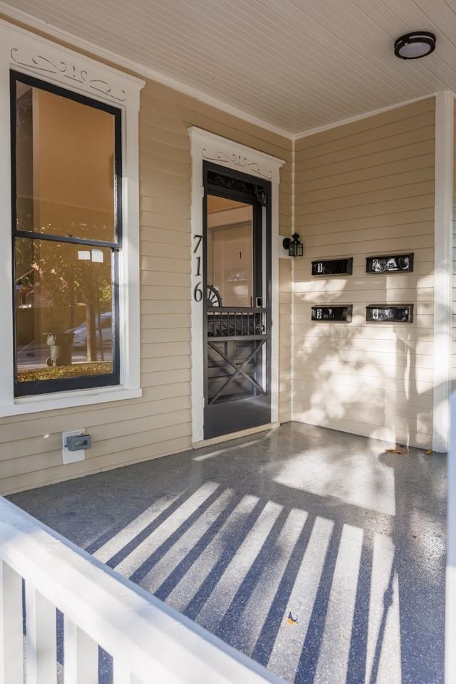 716 W Maxwell St #3 - Photo 4 of 7