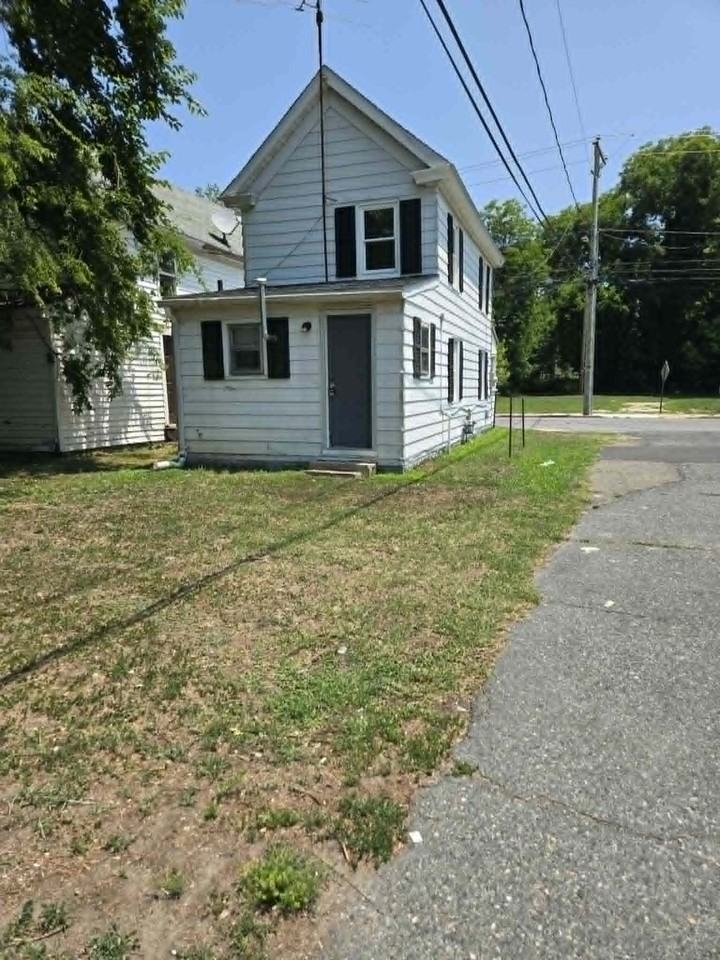 913 Pine St #1 - Photo 3 of 16