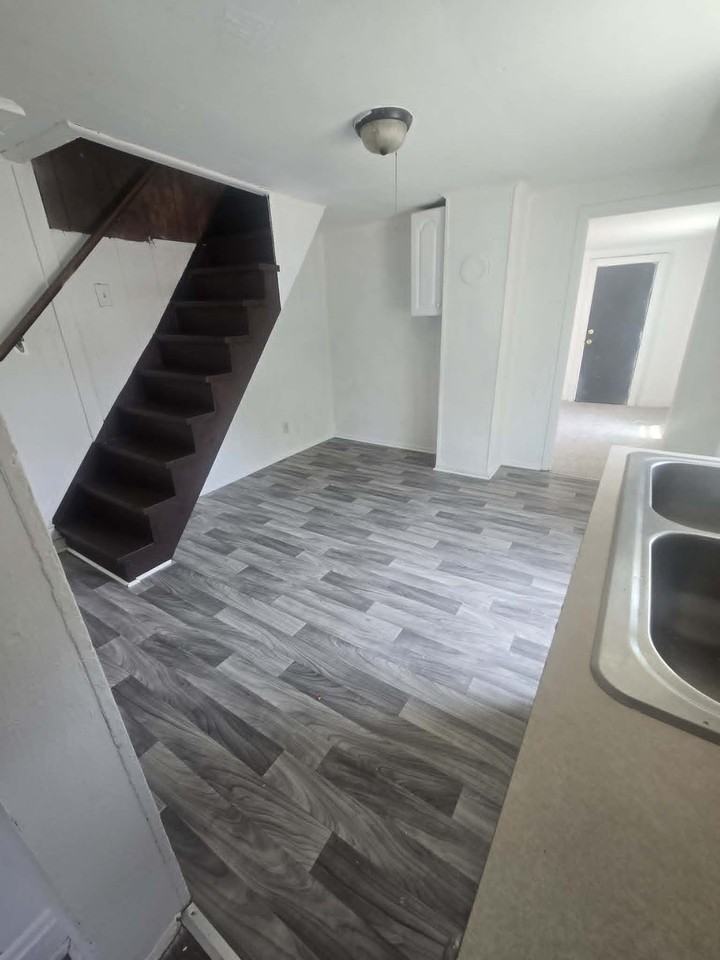 913 Pine St #1 - Photo 6 of 16