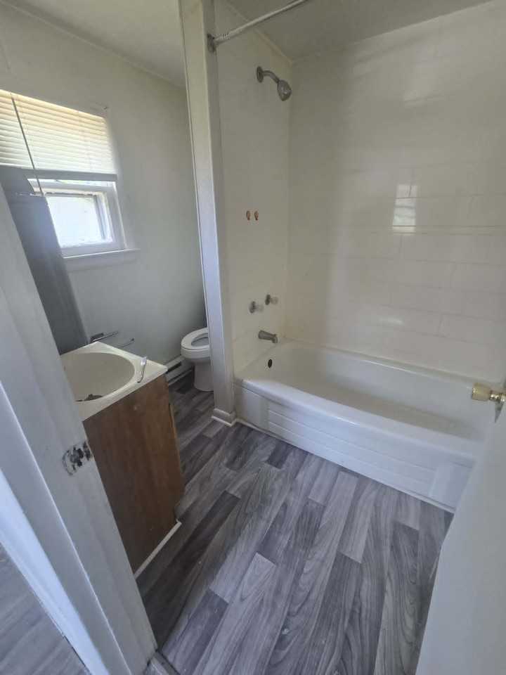 913 Pine St #1 - Photo 7 of 16