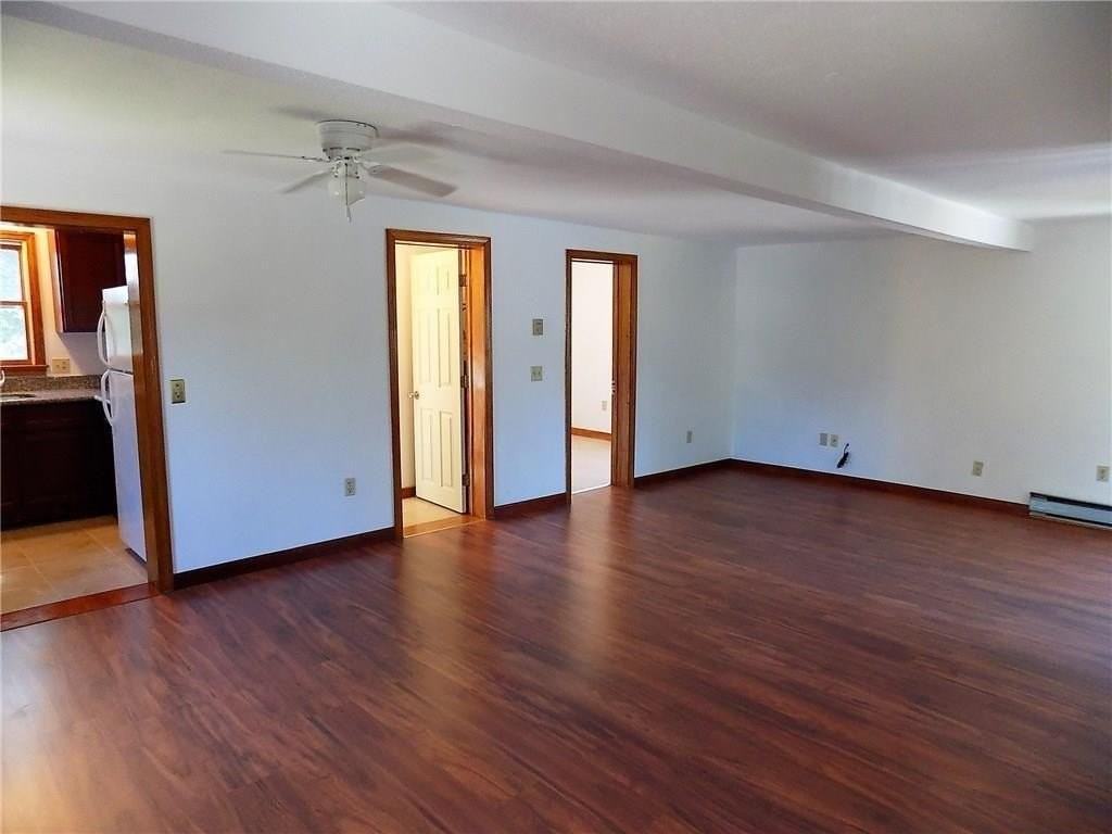 121 Oak St - Photo 3 of 20