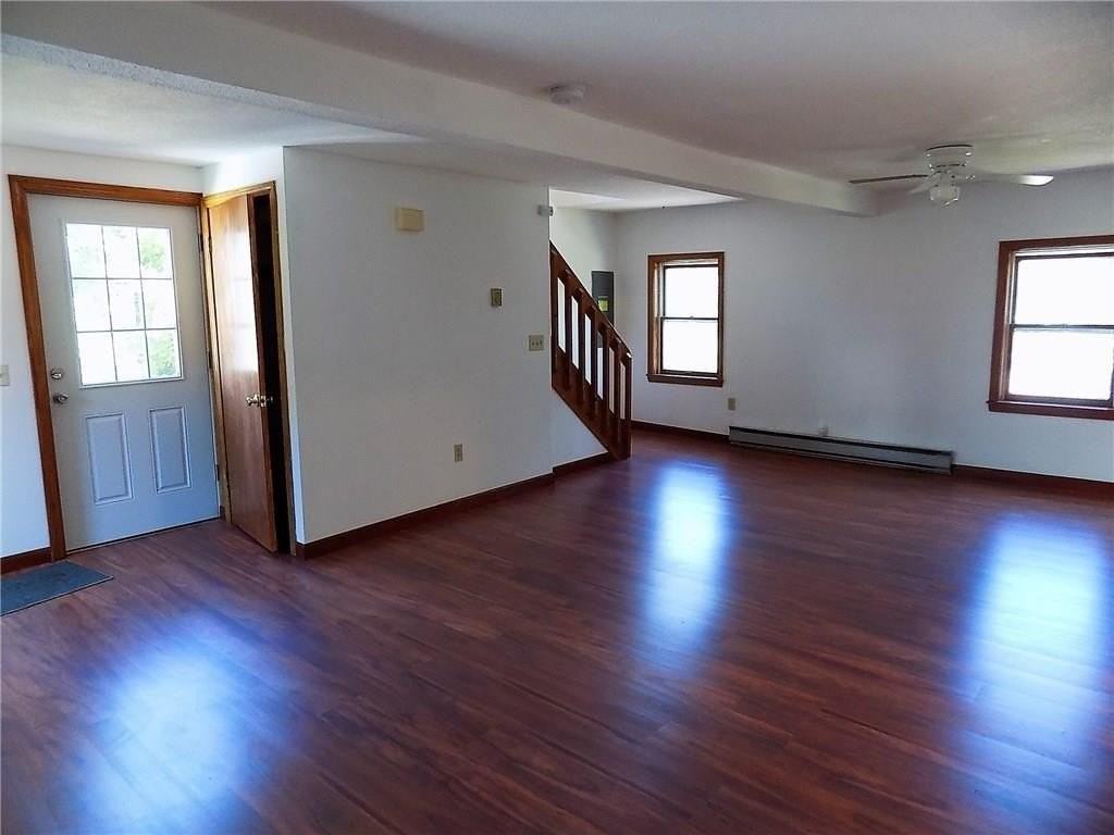 121 Oak St - Photo 5 of 20