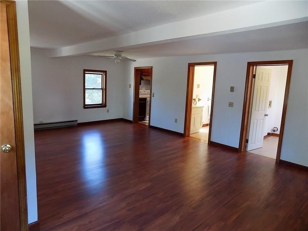 121 Oak St - Photo 6 of 20