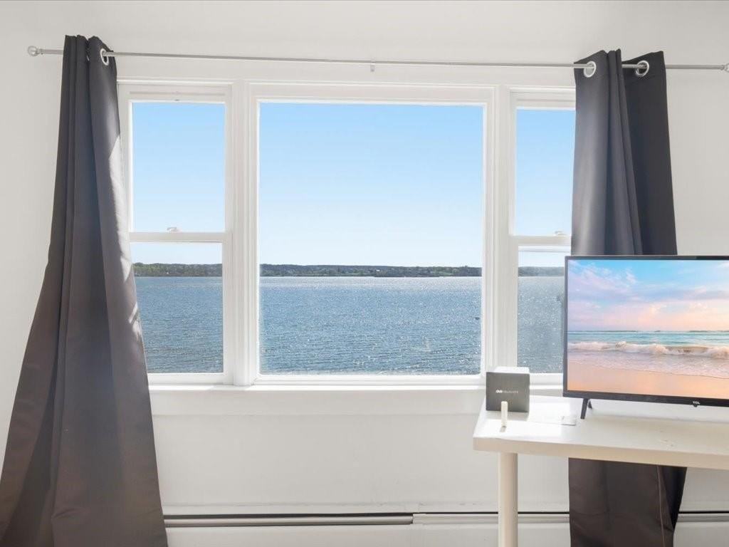 38 Aquidneck Ave #2 - Photo 4 of 13