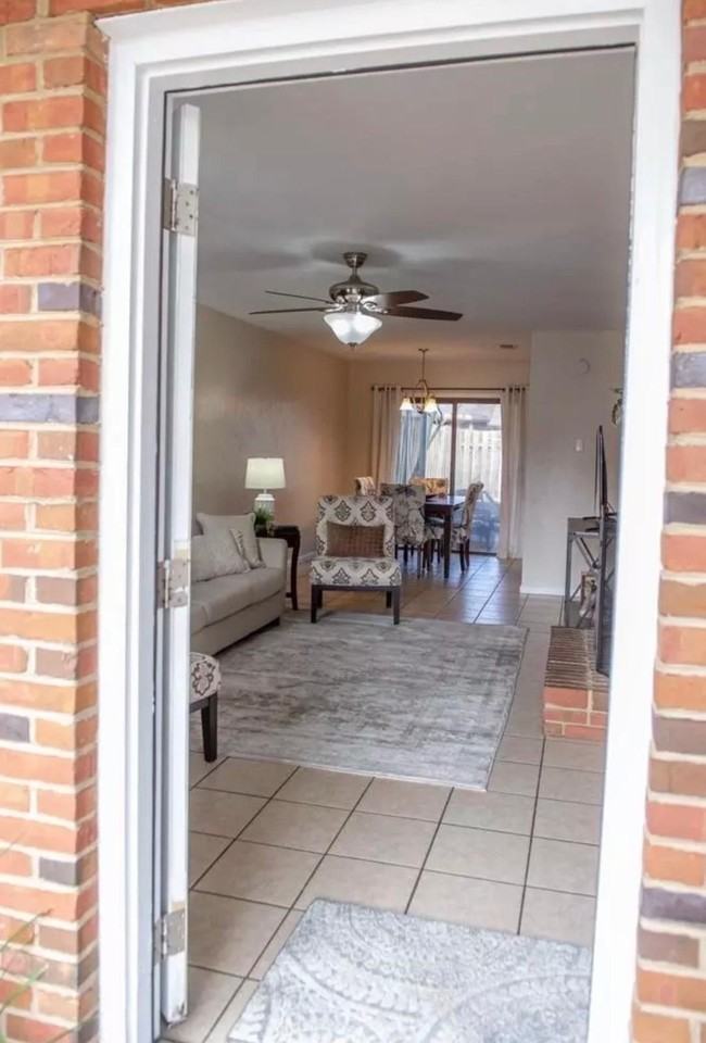 2506 Prest Ct - Photo 2 of 9