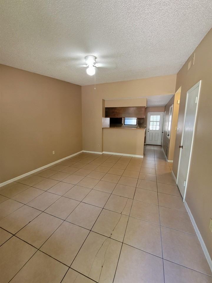 5392 Dawn Ct - Photo 3 of 15