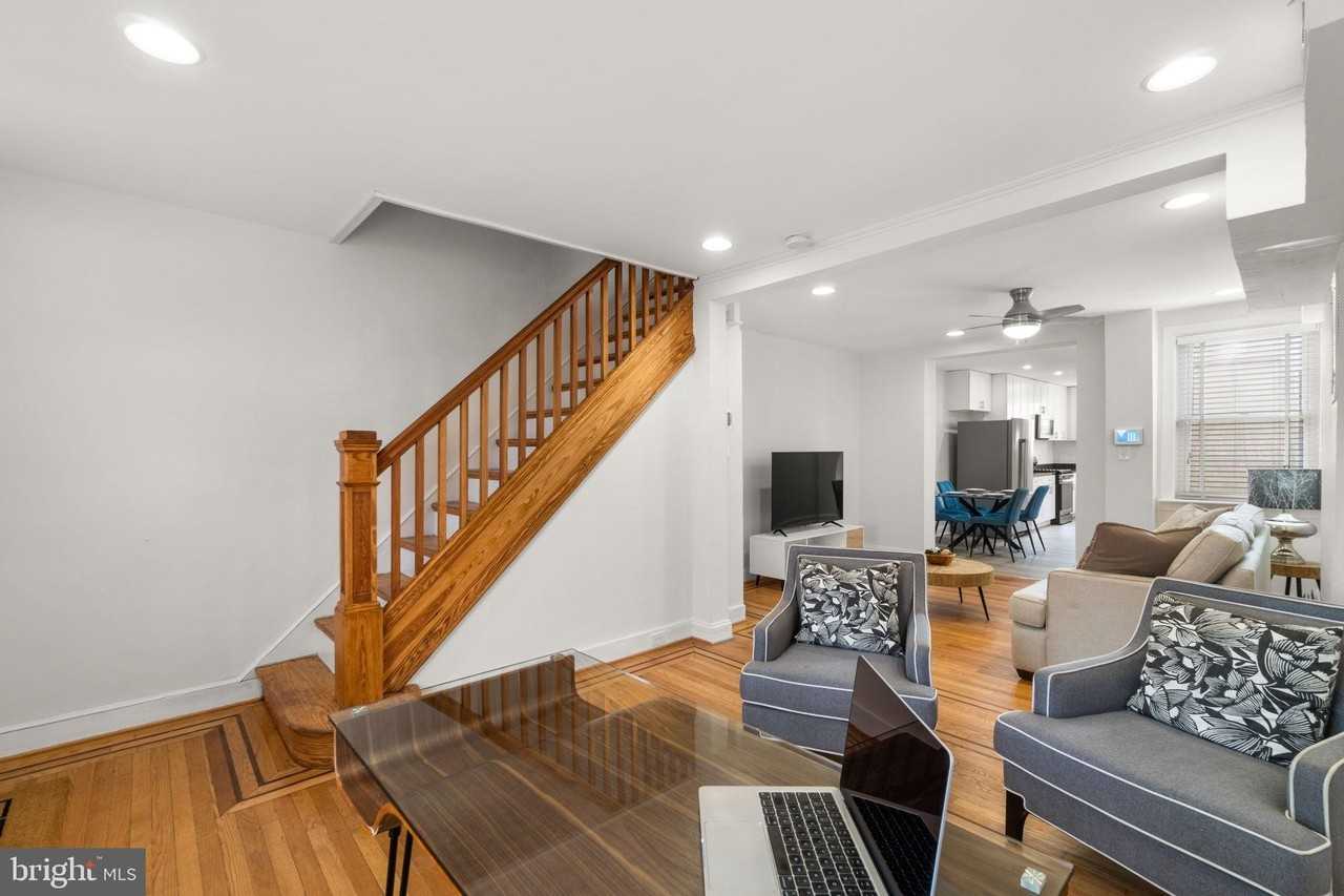 1827 Bank St - Photo 5 of 31
