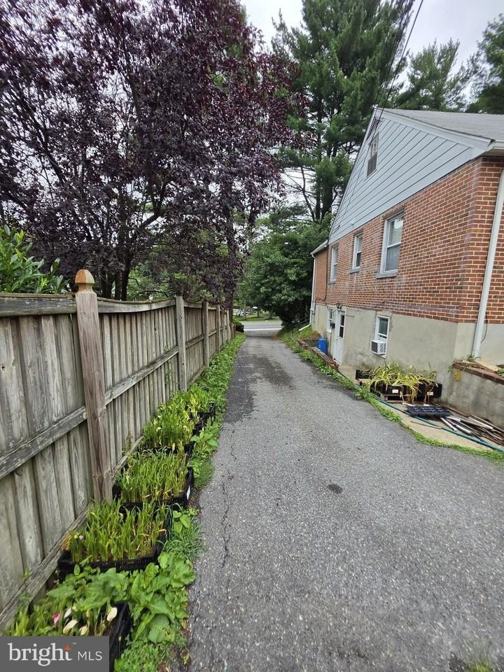 1617 Frederick Rd - Photo 7 of 9