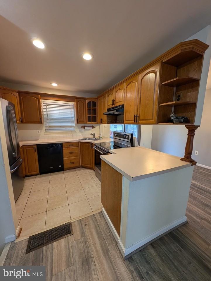 14 Pine Ridge Ct #11-7 - Photo 5 of 20