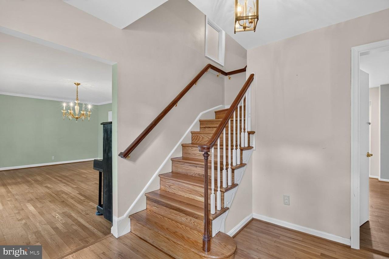 6905 Stonewood Ct - Photo 2 of 24