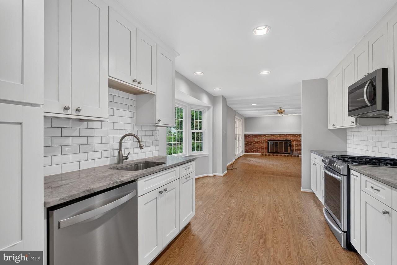 6905 Stonewood Ct - Photo 7 of 24