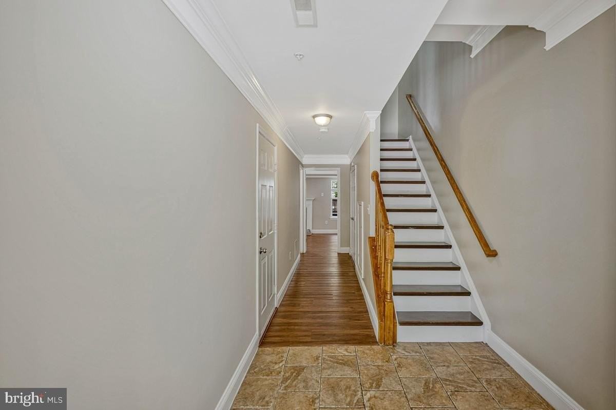 1815 Spanish Oak Ln - Photo 4 of 36