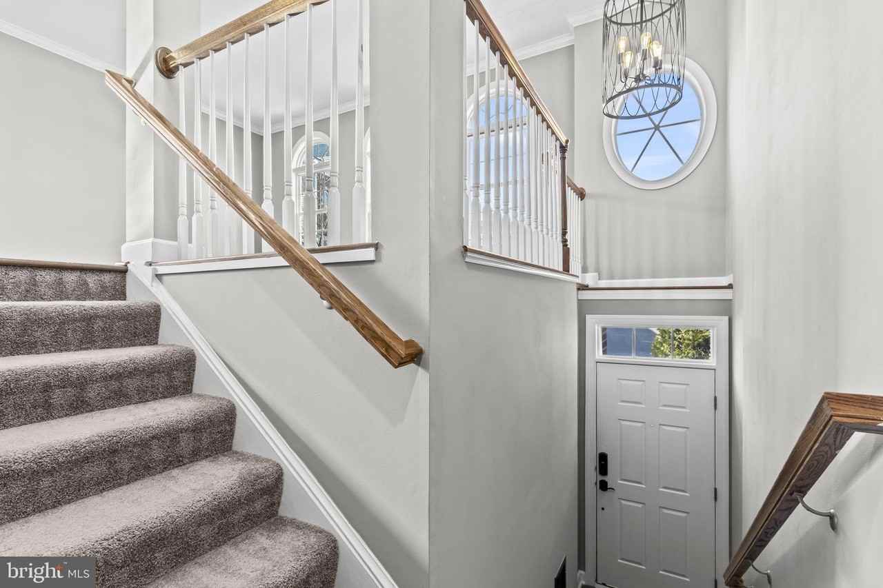 518 Bolin Ter - Photo 2 of 36