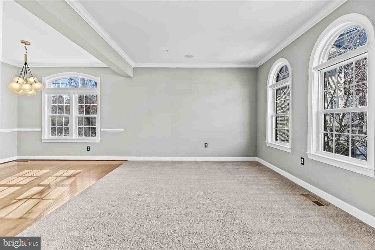 518 Bolin Ter - Photo 5 of 36