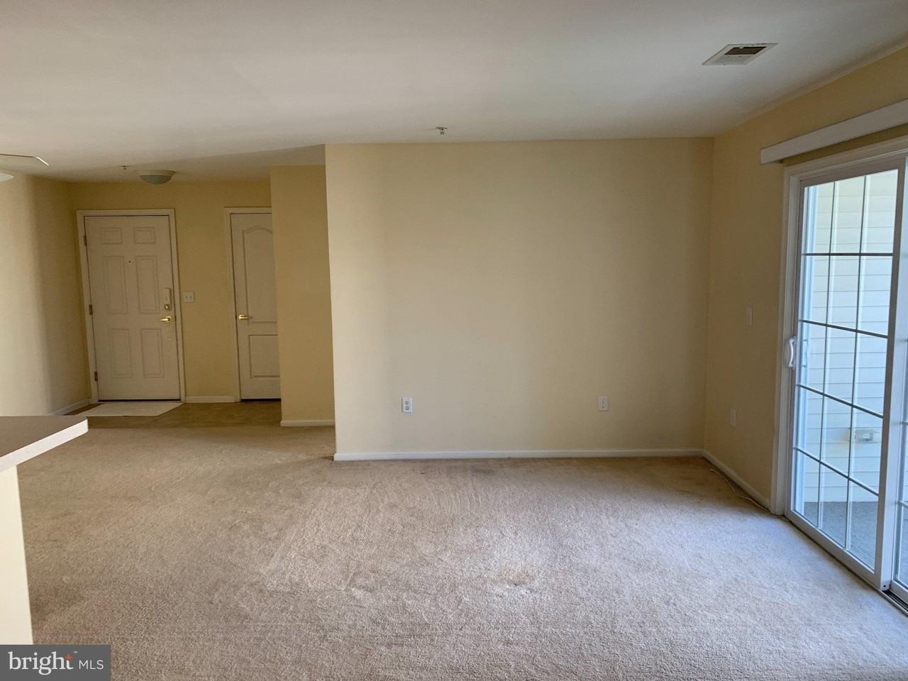 110 Lionheart Ln - Photo 3 of 20