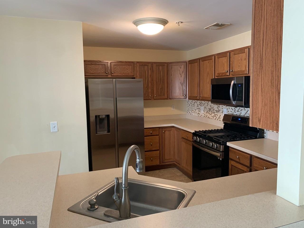 110 Lionheart Ln - Photo 5 of 20