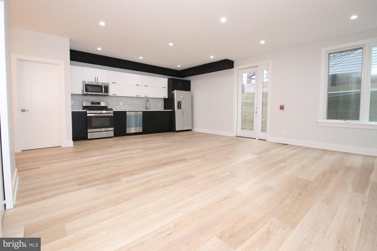 810 N Uber St #2 - Photo 3 of 34