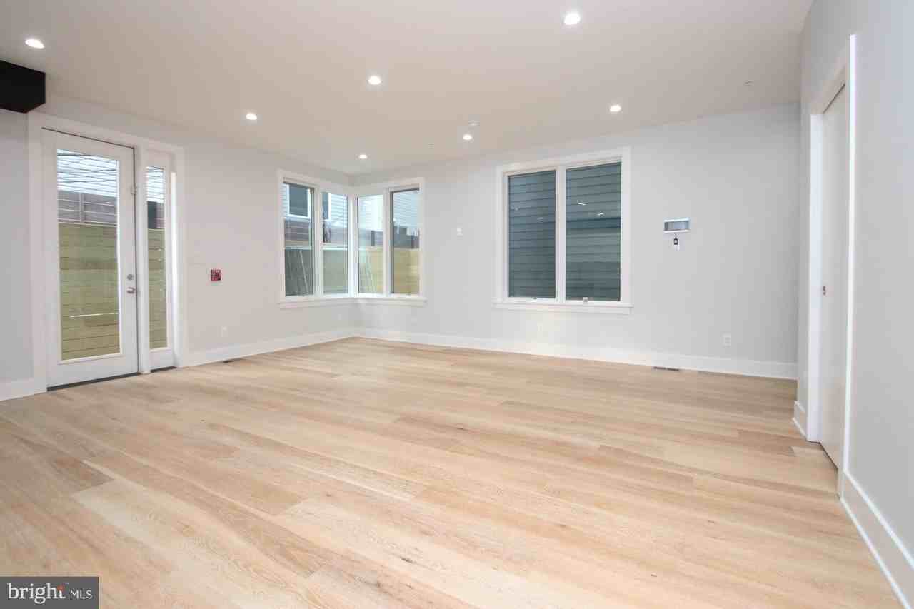 810 N Uber St #2 - Photo 6 of 34