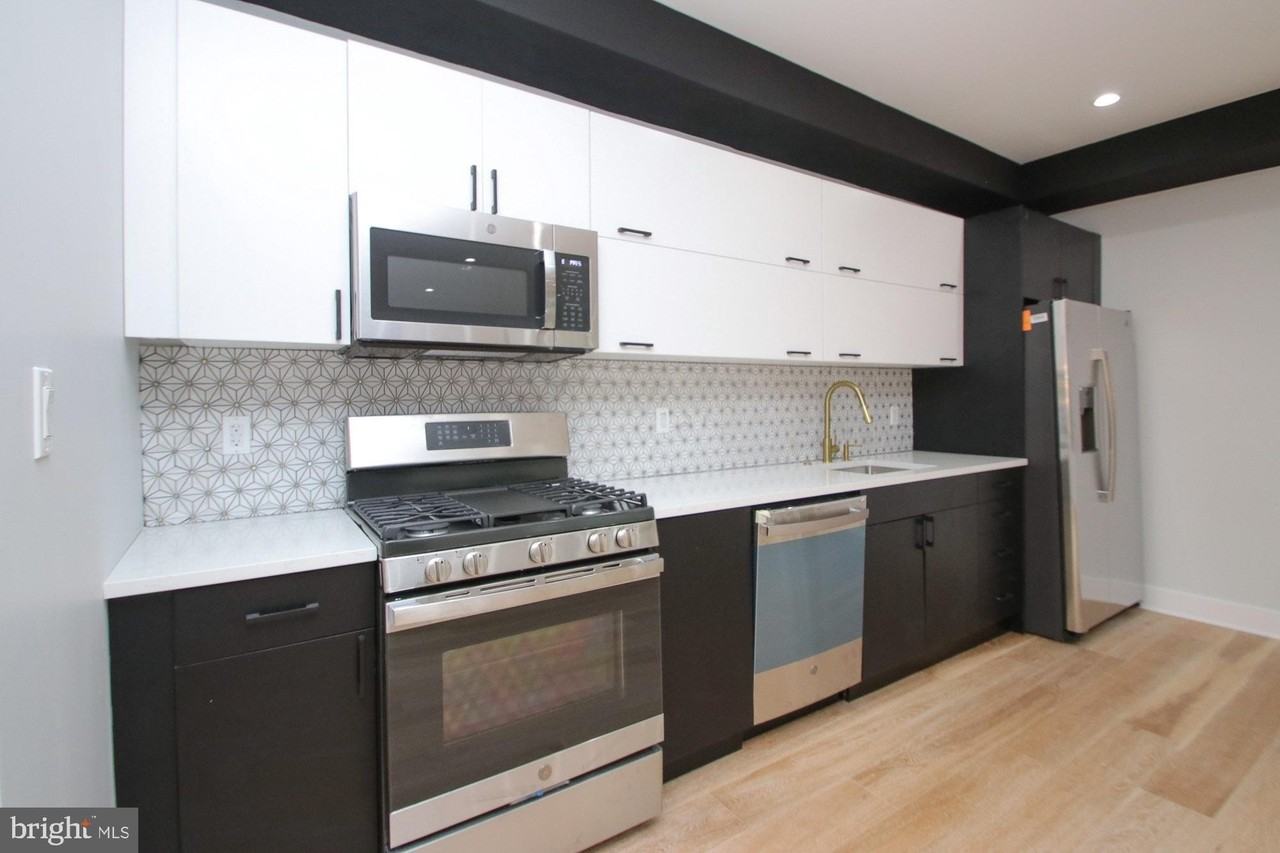 810 N Uber St #2 - Photo 7 of 34