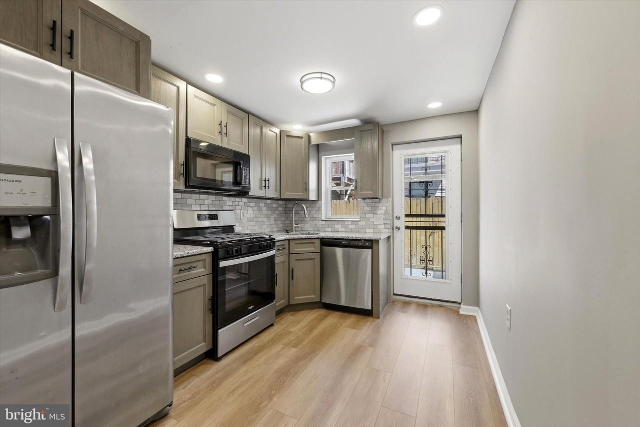 2625 Manton St - Photo 6 of 24