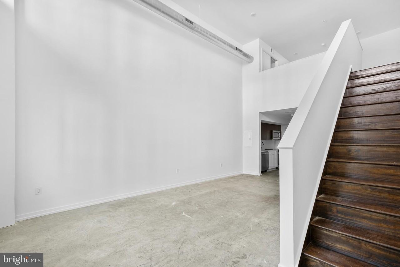 455 N 5th St #3 - Photo 3 of 26
