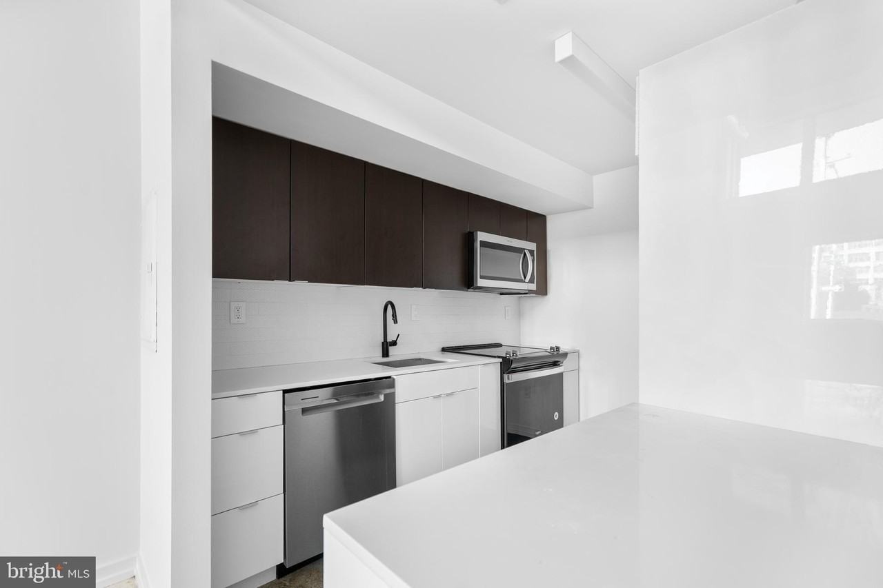 455 N 5th St #3 - Photo 5 of 26