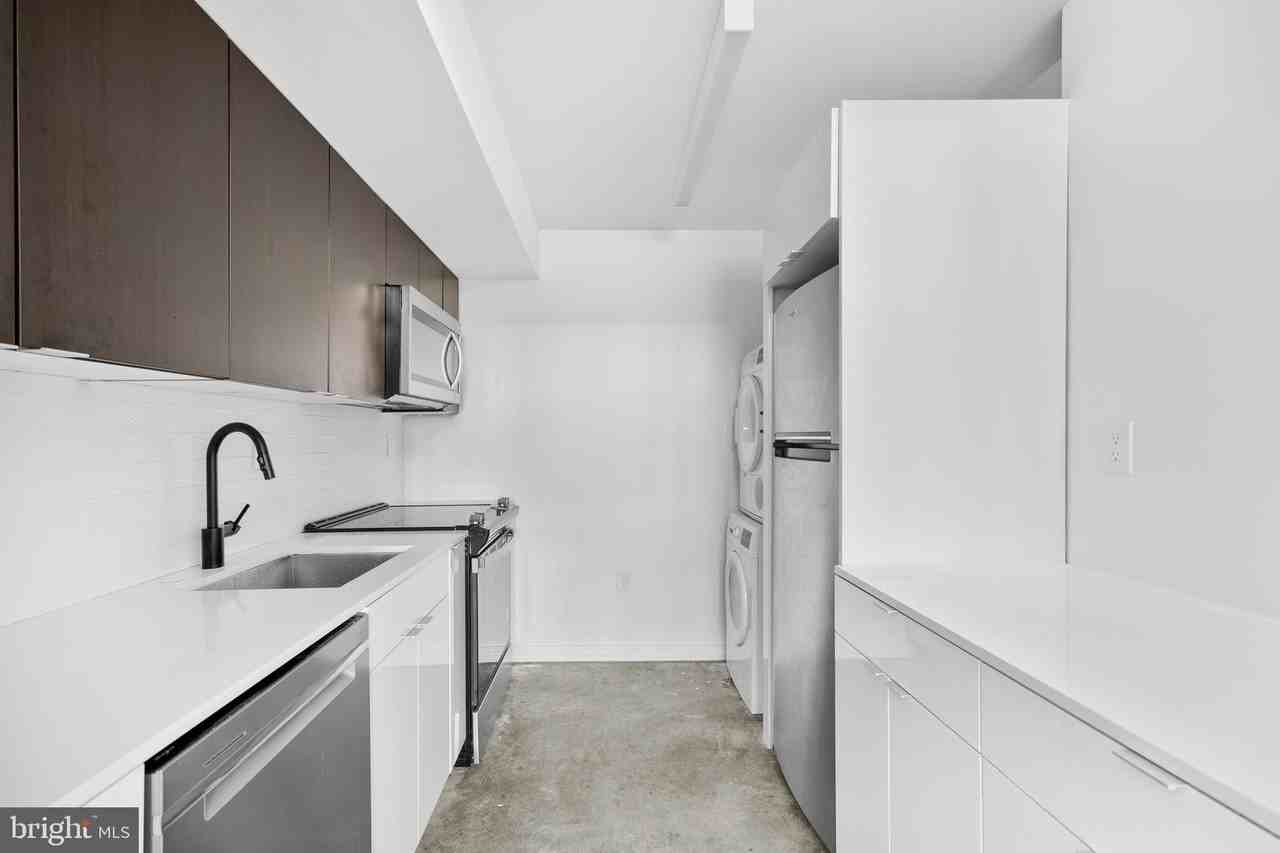 455 N 5th St #3 - Photo 6 of 26