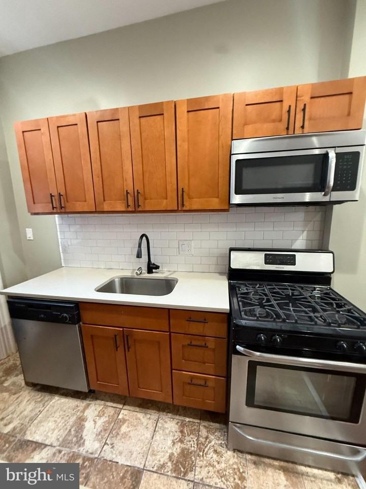 1714 W Girard Ave #1 - Photo 2 of 6