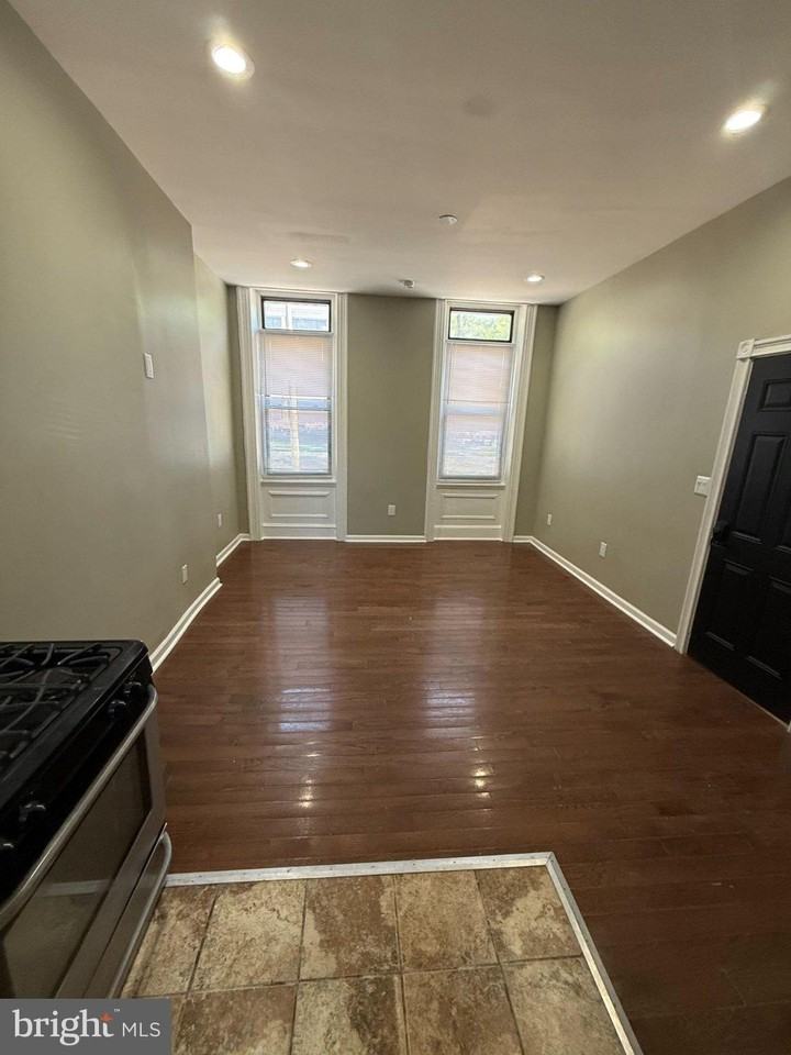 1714 W Girard Ave #1 - Photo 5 of 6