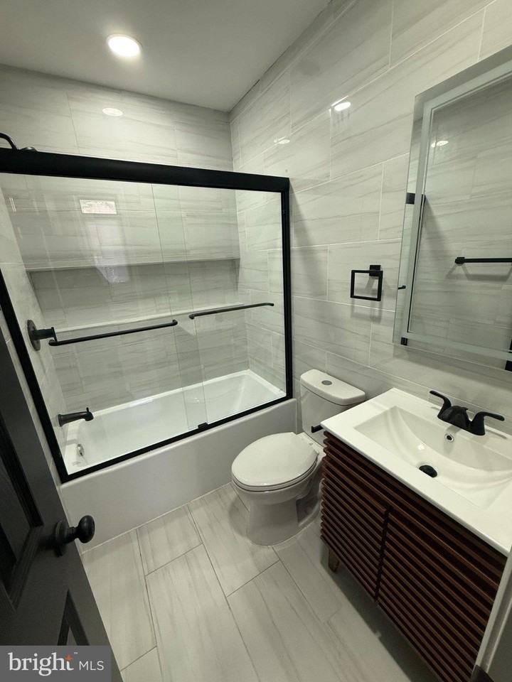 1714 W Girard Ave #1 - Photo 6 of 6