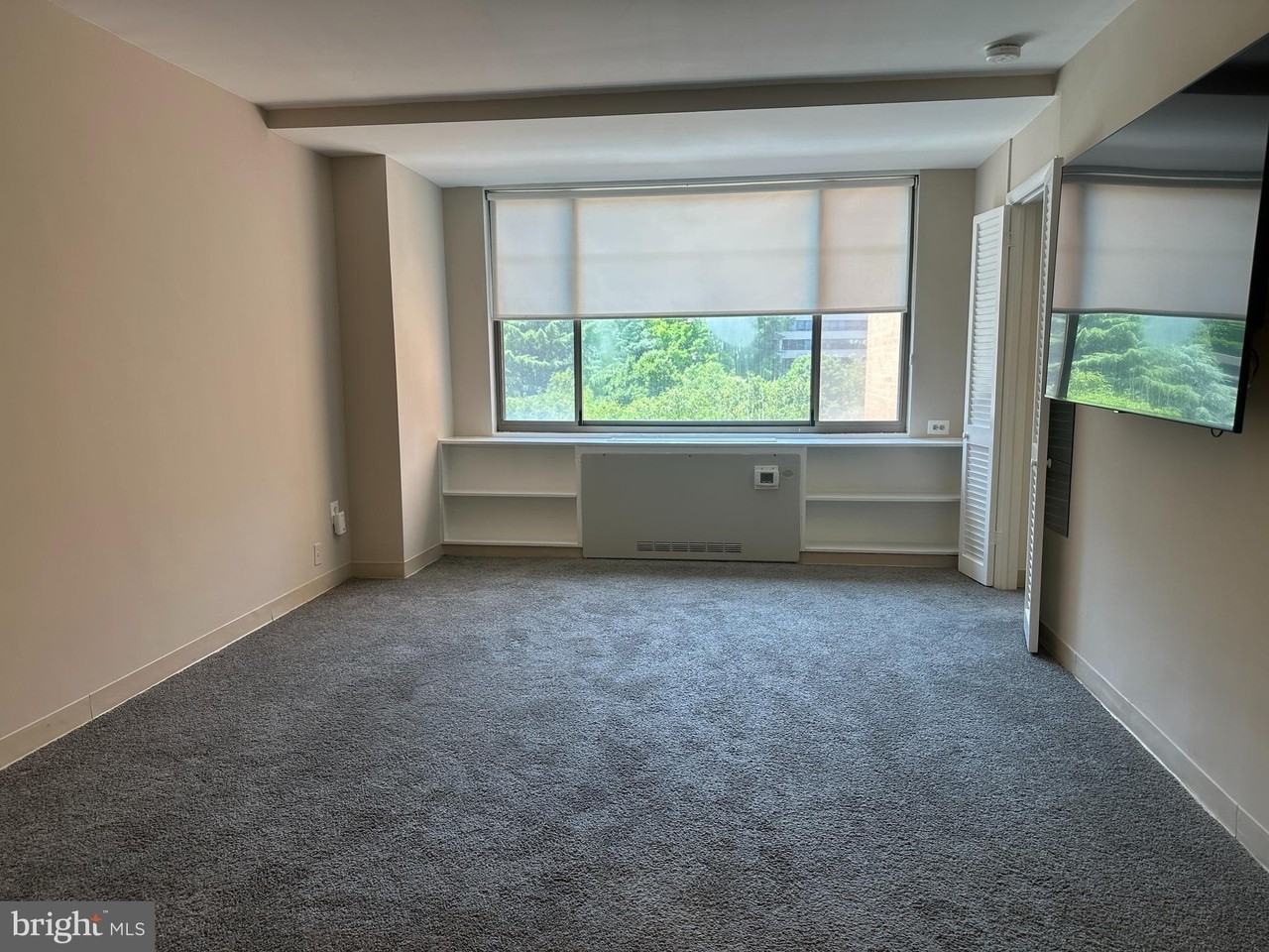 1111 Arlington Blvd #429 - Photo 3 of 18