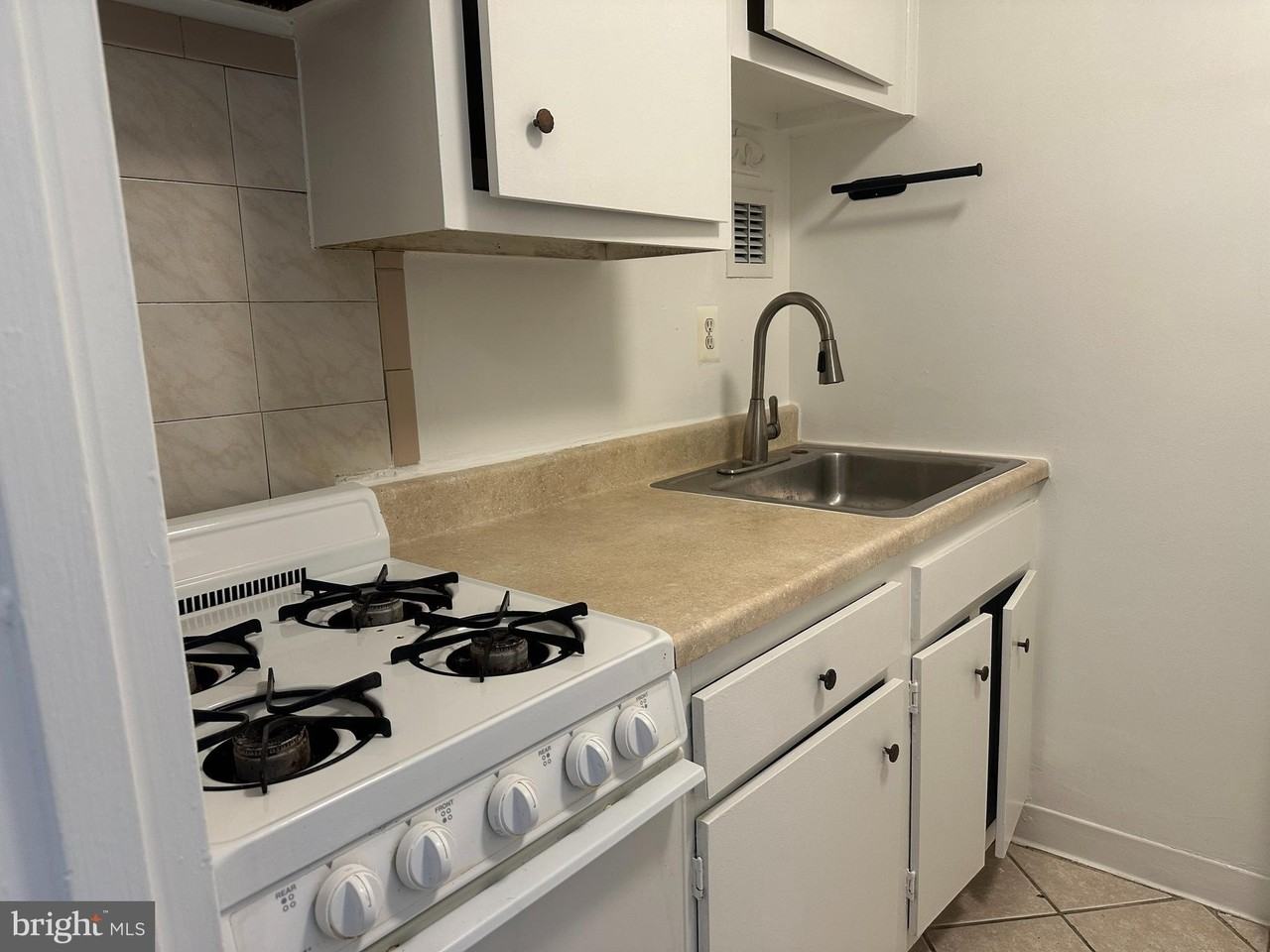 1111 Arlington Blvd #429 - Photo 6 of 18