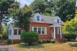 featured image of 2124 N Troy St