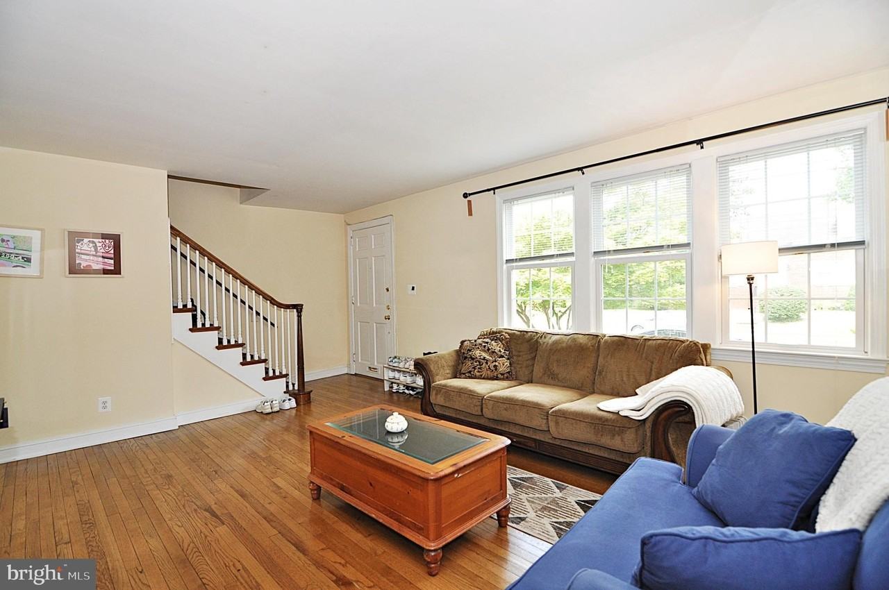 2124 N Troy St - Photo 4 of 18