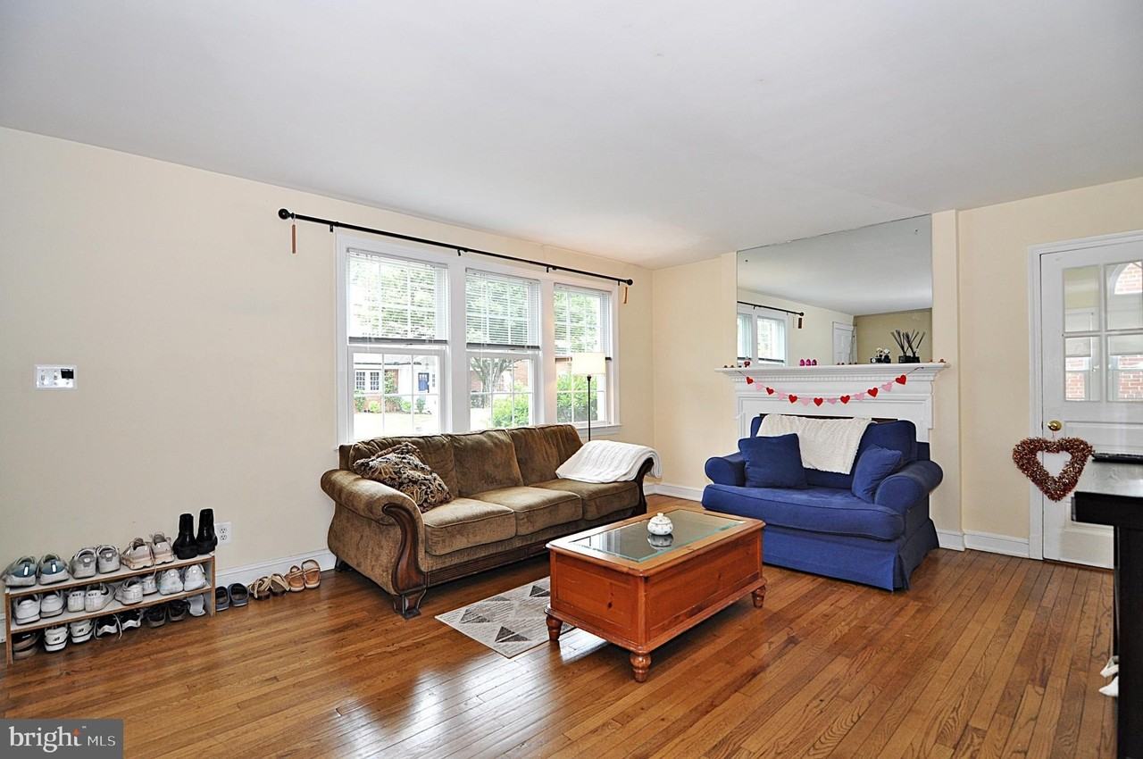 2124 N Troy St - Photo 5 of 18