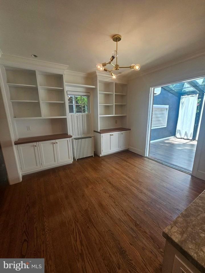 102 E Oak St - Photo 5 of 19