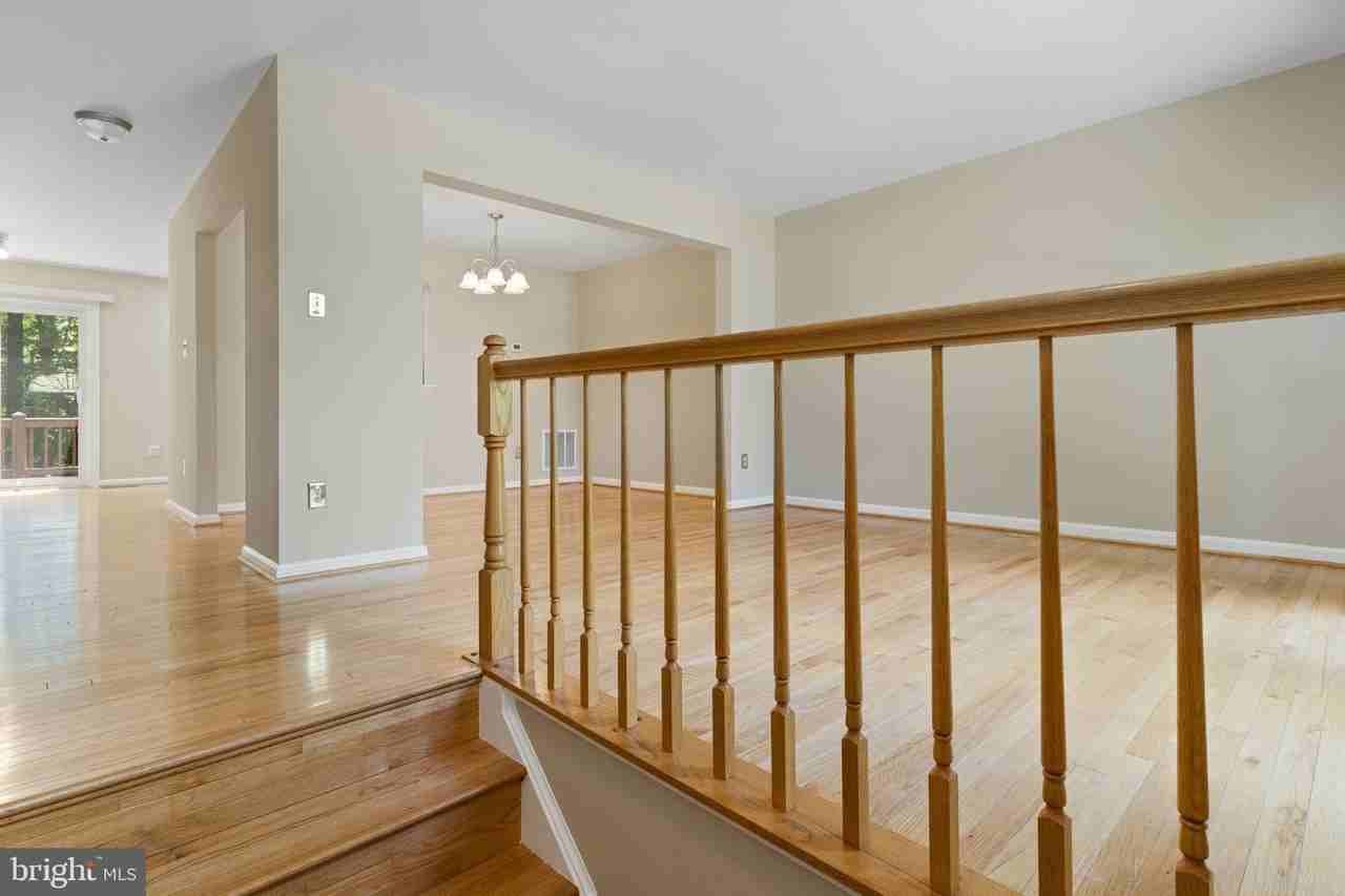 8073 Morning Meadow Ct - Photo 5 of 48