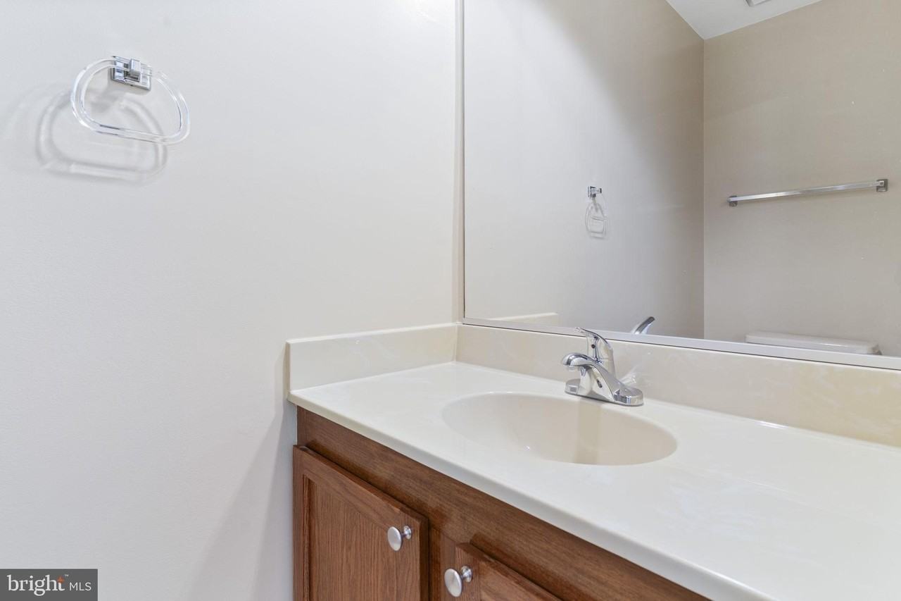8073 Morning Meadow Ct - Photo 6 of 48